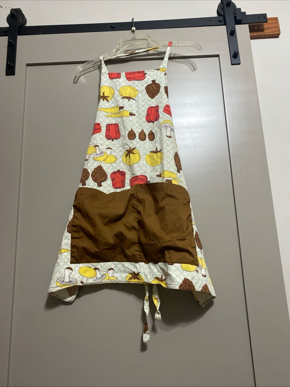 Vintage 60’s Harvest Vegetable Apron with Brown Pocket